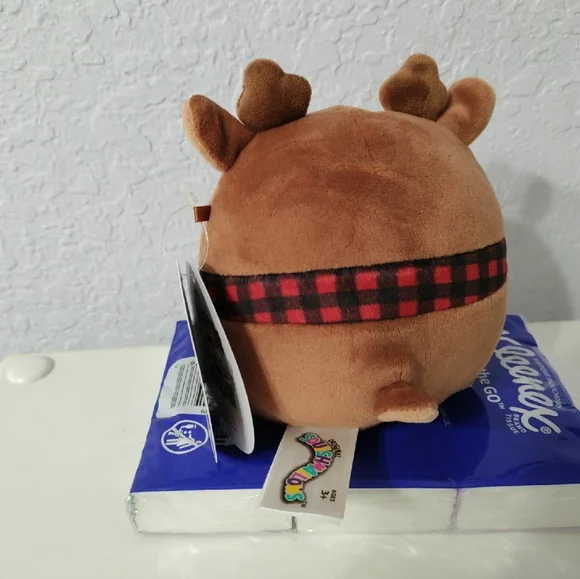 Squishmallow Ruby - Picture 3 of 4